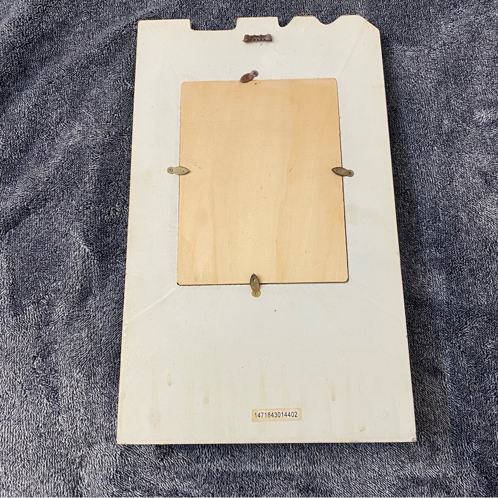 Rustic Beige Wall Mirror with Nautical Decor - Picture 2 of 7